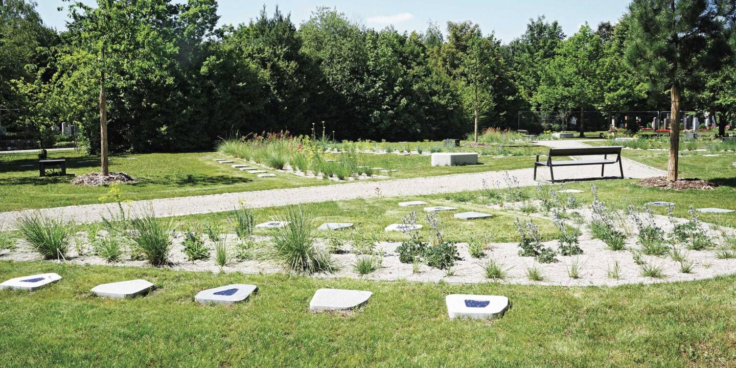 Kusser Pflegeextensive Urnengraeber Parkfriedhof Ottobrunn