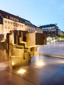 Fountain system with fountains by night