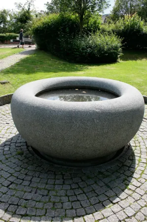 round fountain by Peter Randall-Page in Newbury