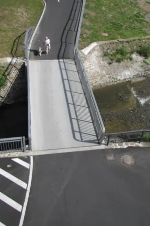 Bird’s-eye view of a post-tensioned granite bridge